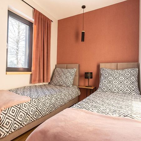 Zielona Zaba Hotel Derc Eksteriør billede